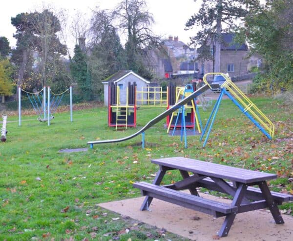 TDP Springbank Picnic Table