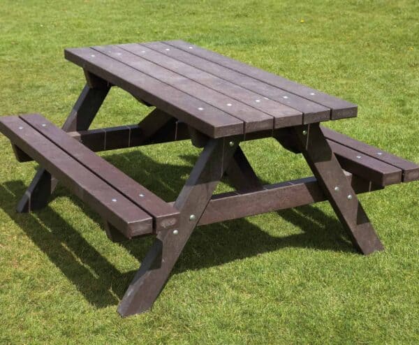 Recycled plastic spring bank picnic table