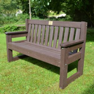 Recycled plastic outdoor Dale bench with a Commemorative plaque