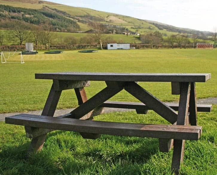 Springbank Recycled Plastic Picnic Table