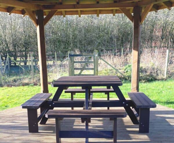 Bradbourne Recycled Plastic Picnic Table