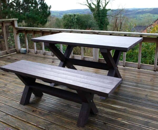 TDP Wheatcroft table with 1 Wheatcroft bench in Brown made out of recycled plastic waste