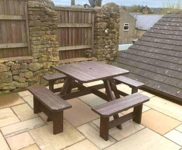 TDP Bradbourne Picnic table, ideal for outdoor dining at home