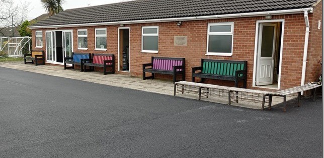TDP Dale 1.8 benches a colourful addition to the parish Barwick in Elmet & Scholes Parish Council - Dales
